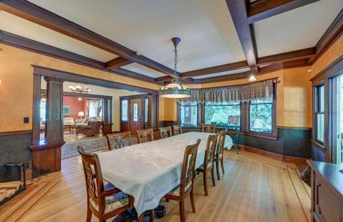 Historic Auburn House on 37 Acres with Private Lake! - Foto 12