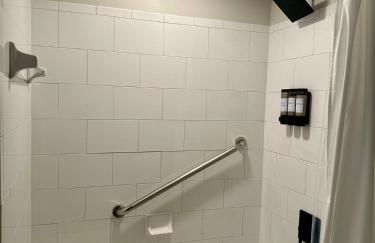 Beautiful Arlington Apartment with Pool & Parking! - Foto 41