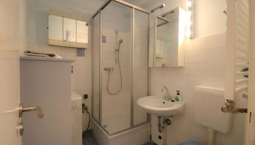 Apartment Fancy - Foto 3, Shower