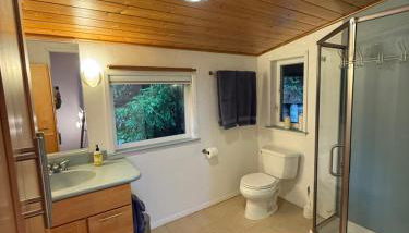 Ravens Nest Tranquil Forest Suite 5 min to Downtown Arcata with Stunning Redwood Views - Foto 3