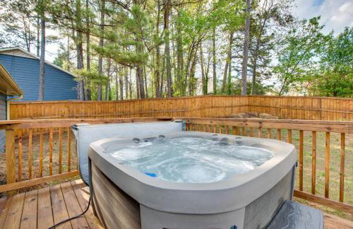 4 Mi to Airport: Atlanta Home w/ Deck & Hot Tub - Foto 28