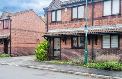 Great Location 2 Bedroom House in Nottingham, Private Garden, Fast Wi-Fi and Free Parking - Photo 30