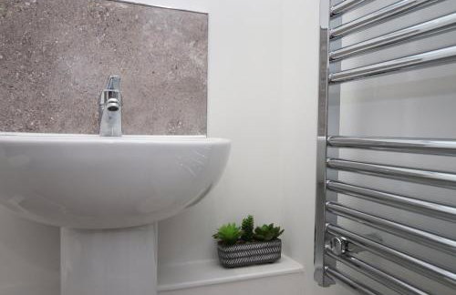 Modern Two BR | Free Parking - Foto 20