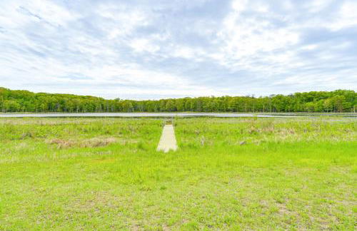 Secluded Lakefront Gem on 300 Acres in Webster - Foto 21