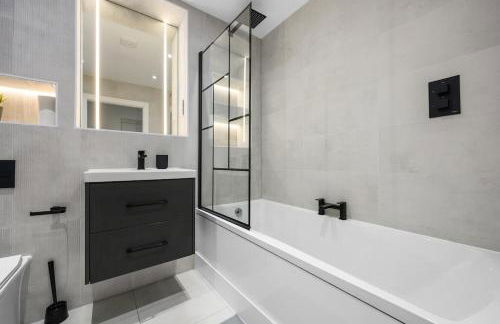 Luxury Apartment Heart of Didsbury - Photo 10