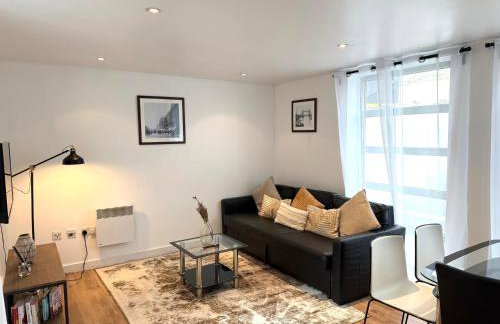 Central Brick Lane 2 Bedroom Flat - Private Patio - Foto 10