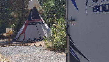 RV11 XLR - 27' Family Toy Hauler - Sleeps 6 - Foto 5