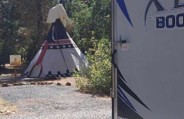 RV11 XLR - 27' Family Toy Hauler - Sleeps 6 - Foto 5