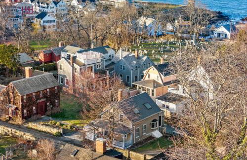 2BR Home|Downtown Rockport w/parking|Walk 2 Ocean - Foto 32