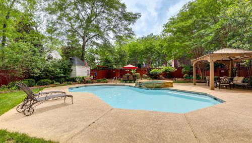 Buford Mansion with Pool about 14 Mi to Lake Lanier - Foto 2