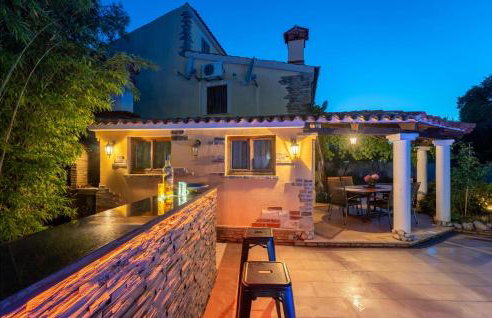 4 Bedroom Lovely Home In Veliki Vareski - Foto 19