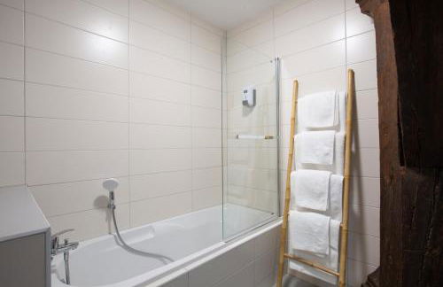 LE RHENANUS Martin Bucer - grand appartement au calme - centre ville - parking gratuit - Foto 20