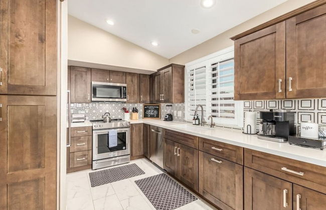 Princess Retreat Private Pool Firepit Sleeps 12 - Photo 5