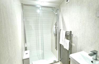 Rowan Hobbit Pod at Cowbridge Cabins - Foto 13