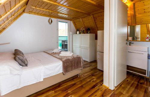 Holiday House Antique - Photo 27