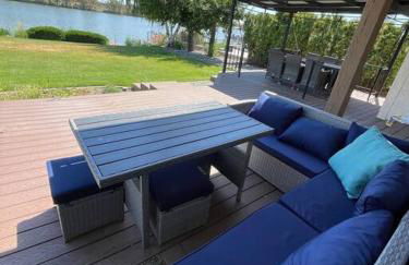 Edgewater Paradise HotTub Private Dock & Game Room - Foto 12