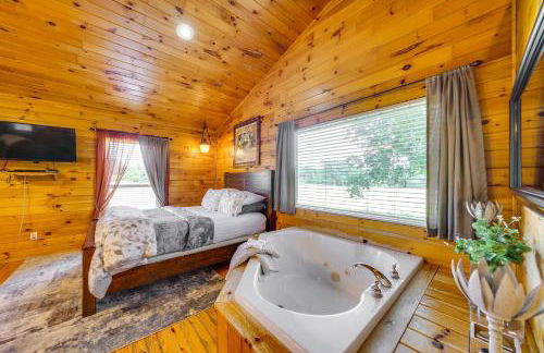 Scenic Oklahoma Studio Cabin on 80 Acres with Views! - Foto 16