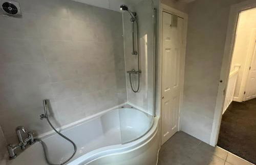 Comfortable, homely 4 bedroom property - Foto 21