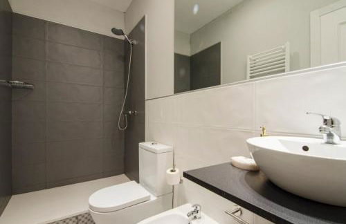 Stunning Stylish 4BD 3BTH - City Center-Atocha - Photo 31