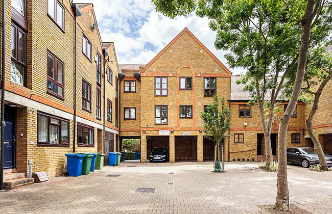 London Docklands Retreat - Photo 16