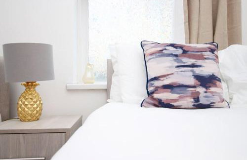 2 Bedroom City Apartment - 20mins Walk to Cabot Circus, With Free Wi-Fi & Off-Peak Parking Included - Foto 17