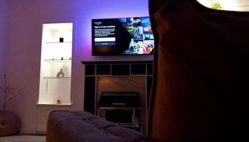 Springfield Apartment - Train to Glasgow or Edinburgh - Private Parking & Wifi - Foto 4