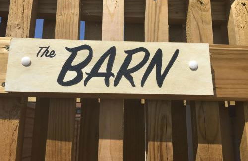 Seaside Studio Retreat w Hot Tub April - October - Photo 3