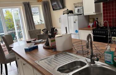 The Seagulls 3 Bedroom House with Parking Weymouth - Photo 15