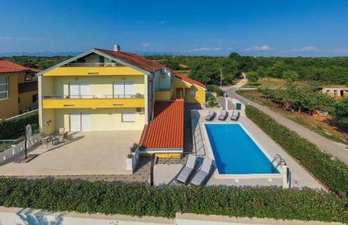 Villa Petra s bazenom, roštiljem i parkingom - Foto 4