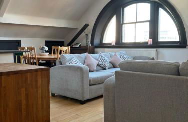 2 Bedroom City Centre Penthouse Loft Apartment - Foto 5