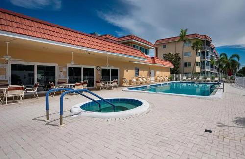 5 min walk to #1 beach in America Canal View - Foto 4