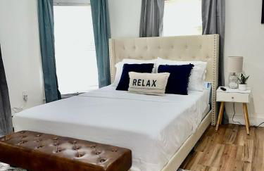 Spacious 4BR home w 2BA, a workspace & king bed! - Foto 60