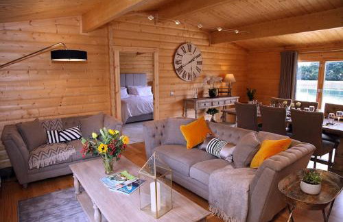 Cambridgeshire Lakes - luxury lodges in a stunning lake location - Foto 8
