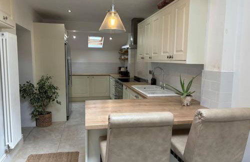 Cozy 3-Bed Cottage with Hot Tub - Foto 11