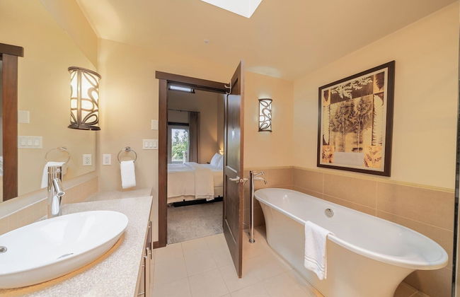 Sunrise Ridge Waterfront Resort - Photo 19