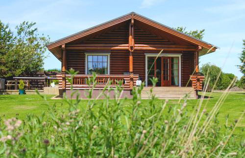 Bunnahahbain - Two Bedroom Luxury Log Cabin with Private Hot Tub - Foto 1