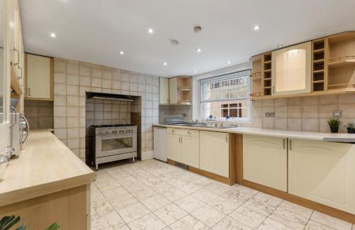 Parea Living - Spacious 4 Story House, Families, Big Groups - Foto 18