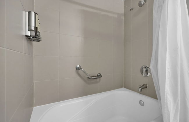 Spectacular Bay View 1bd 2baths in Grove - Foto 25