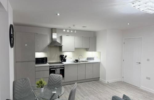 Serenity Waterfront 2 Bed Apartment - Foto 16