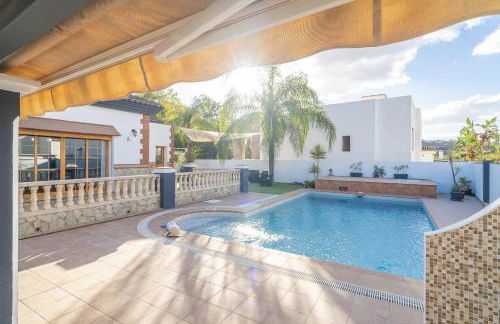 Cubo's Casa El Rodeo & Private Pool - Photo 45