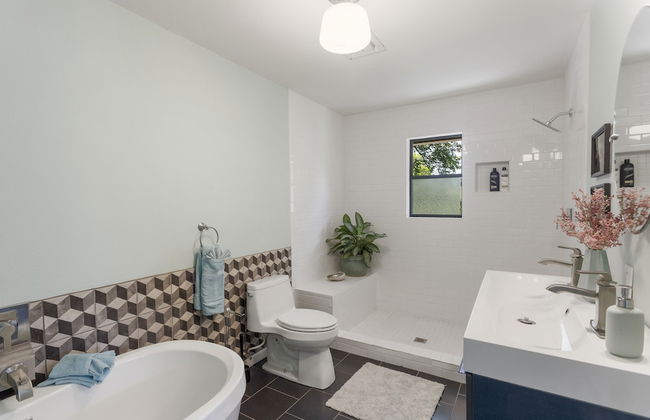 The Tire Swing - Modern 3BD - Gourmet Kitchen - Awesome Local - Foto 7