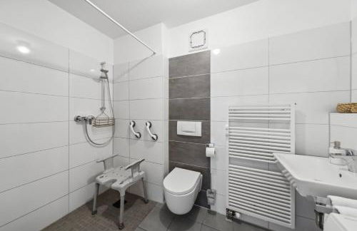 Barrierefrei - Privatparkplatz - zentral im Grünen - Foto 14