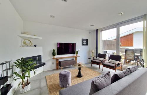 BEACH HOUSE with swimming pool - Photo 2