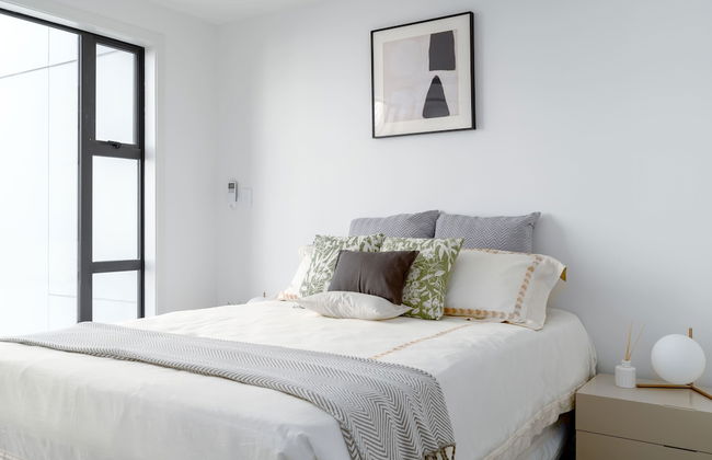 Sunrise Garden Suites - Photo 2