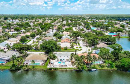 Waterfront Villa with Beach, Game Room, Cinema and Spa - Foto 54