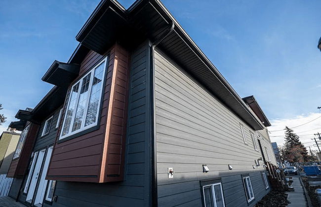 Stunning Home - Photo 16