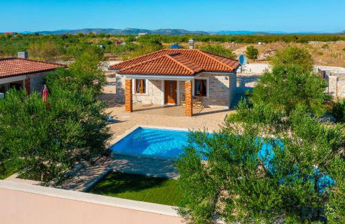 Villa Lunis - Photo 1