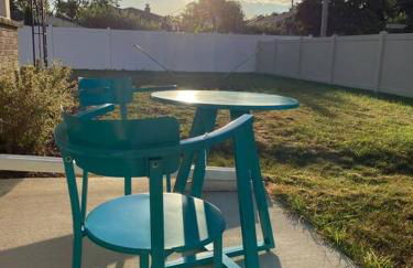 Spacious 2 bedroom home in Niles, Illinois with office, full kitchen and 2 baths - Foto 28