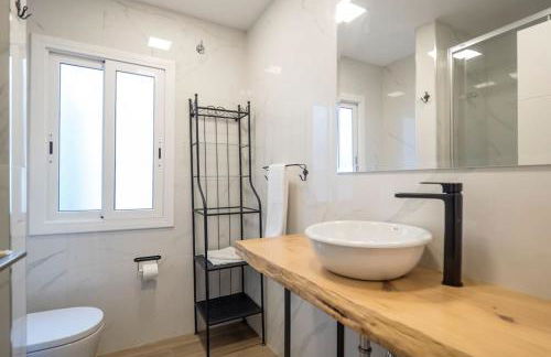BeBarceloner Sant Andreu Apartments - 3 bedrooms with terrace - Photo 23