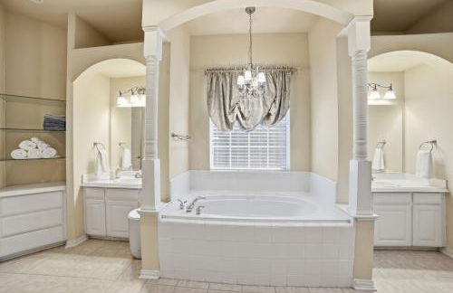 Brittany House Pool, Arcade, Movie Theater home - Foto 8